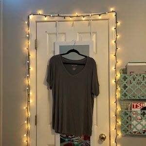 Grey casual A&E t-shirt
